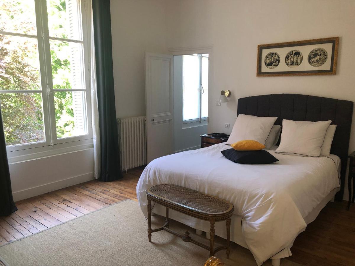 La Grande Carree Bed & Breakfast Saint-Cyr-sur-Loire Rom bilde