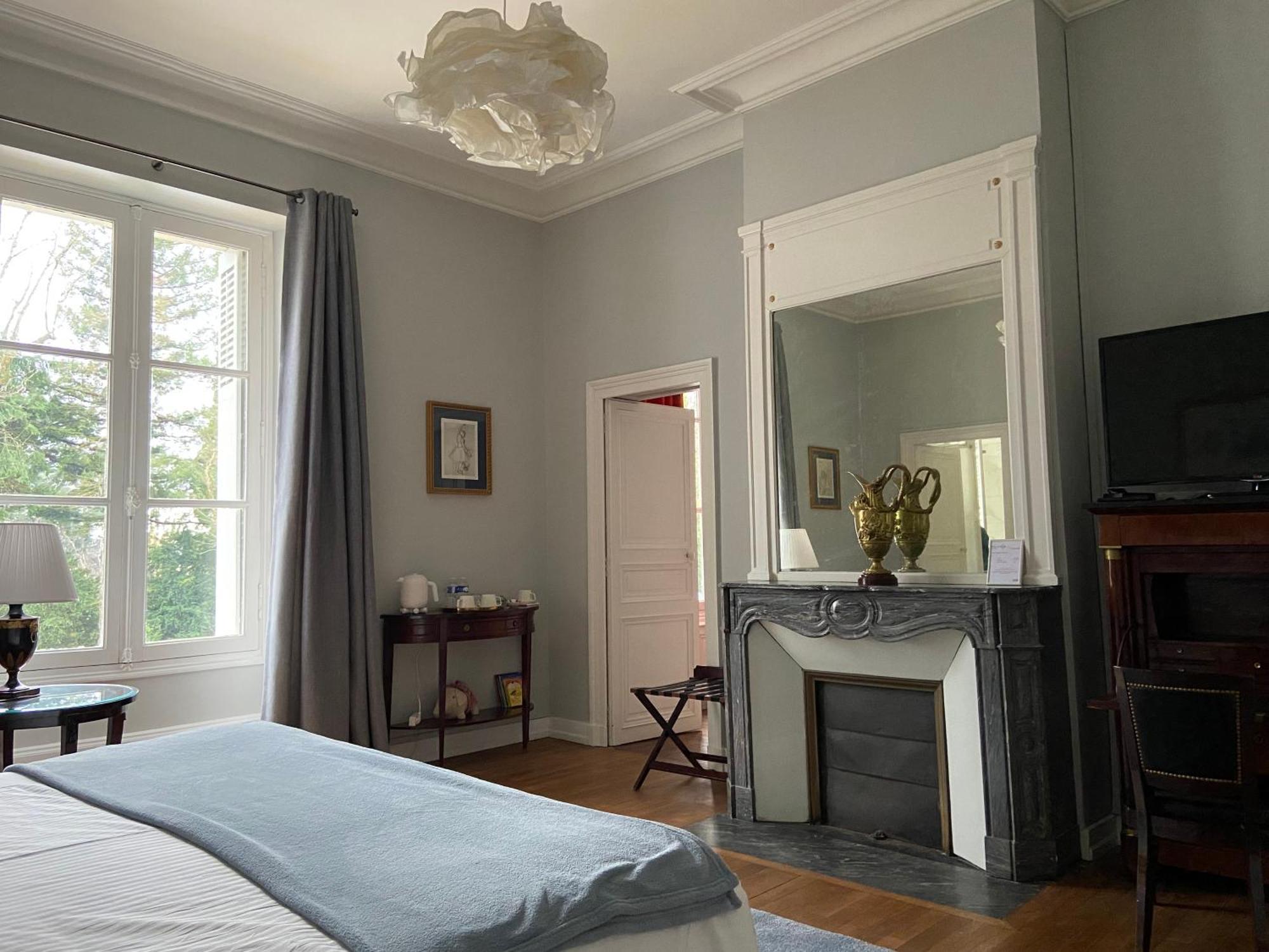 La Grande Carree Bed & Breakfast Saint-Cyr-sur-Loire Rom bilde